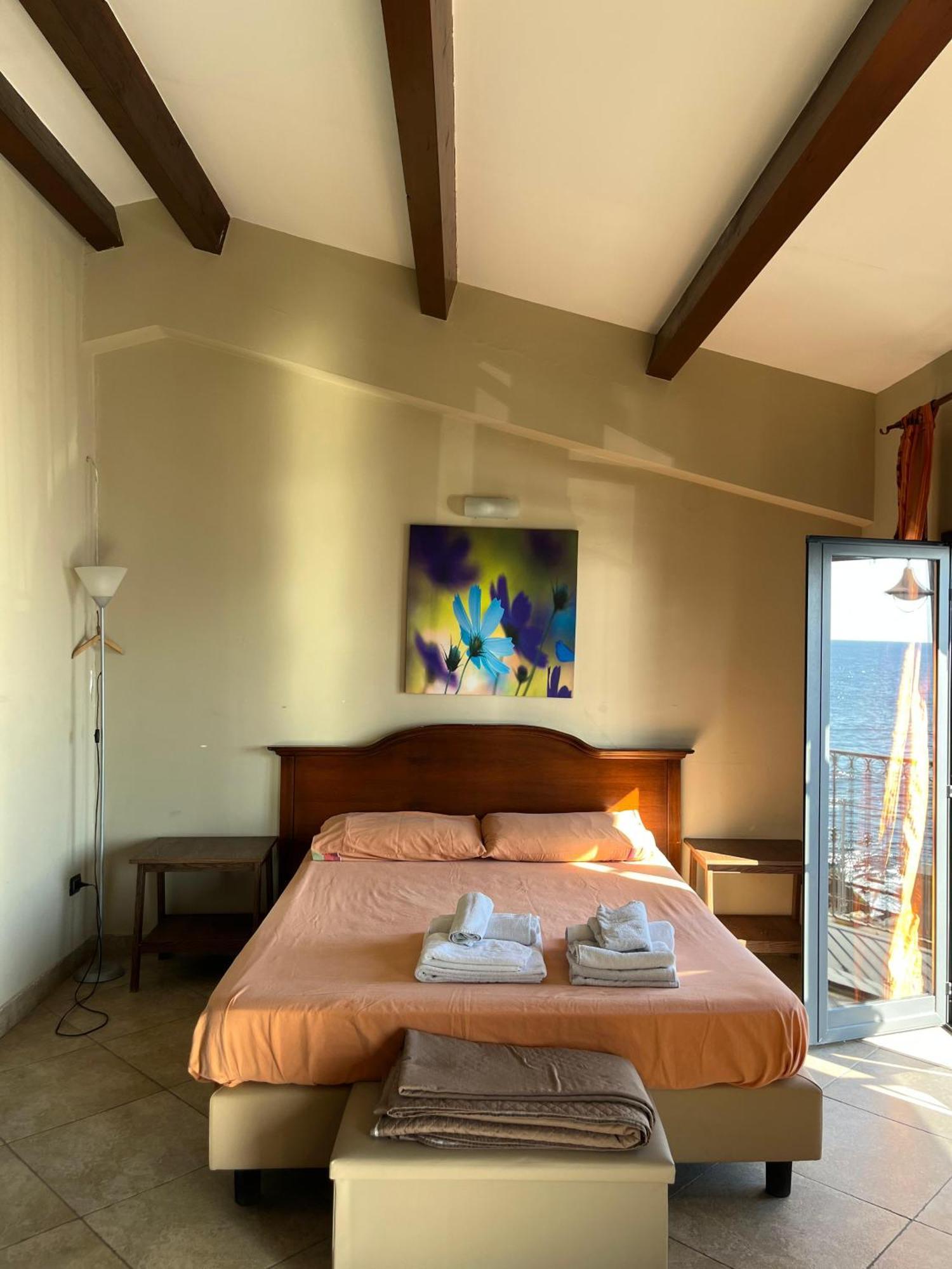 B&B Capomulini Buitenkant foto